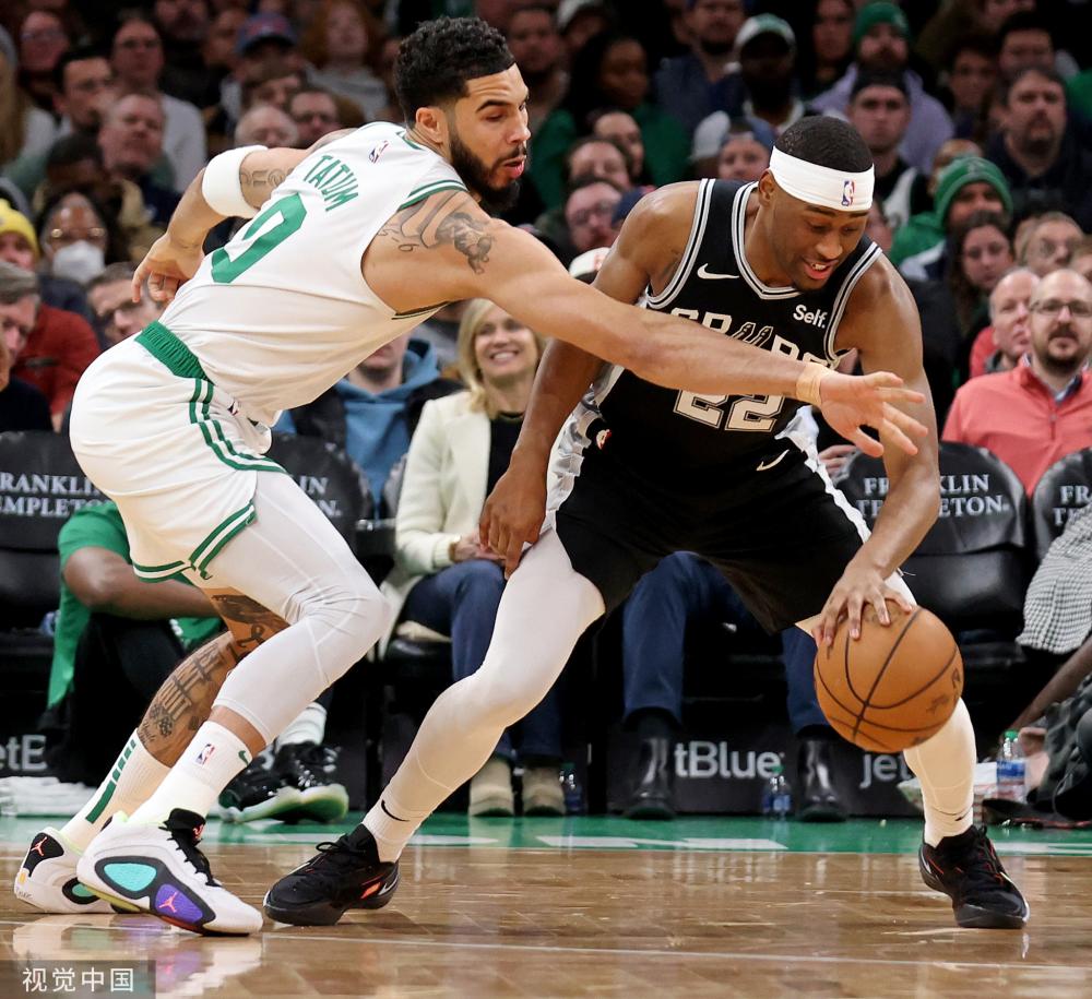 着绝对优势 着绝对优势